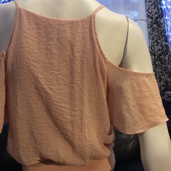 Eyeshadow blush pink cold shoulder v-neck bodysuit - Picture 6 of 8
